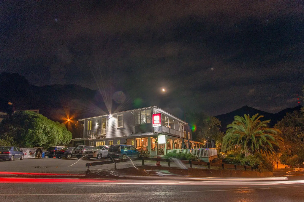 Ōtoromiro Hotel