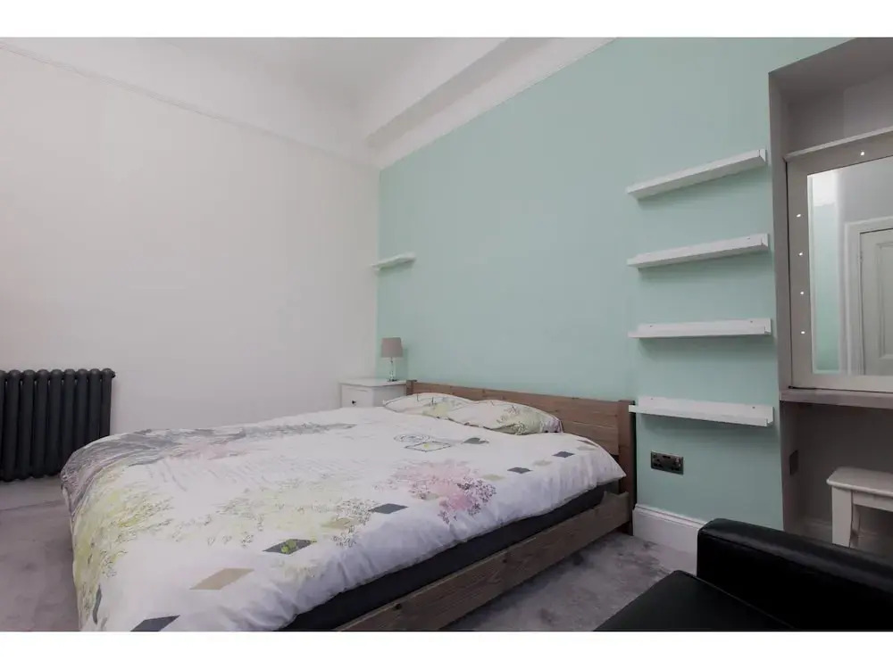 Stylish Victorian City Centretenemant for 4