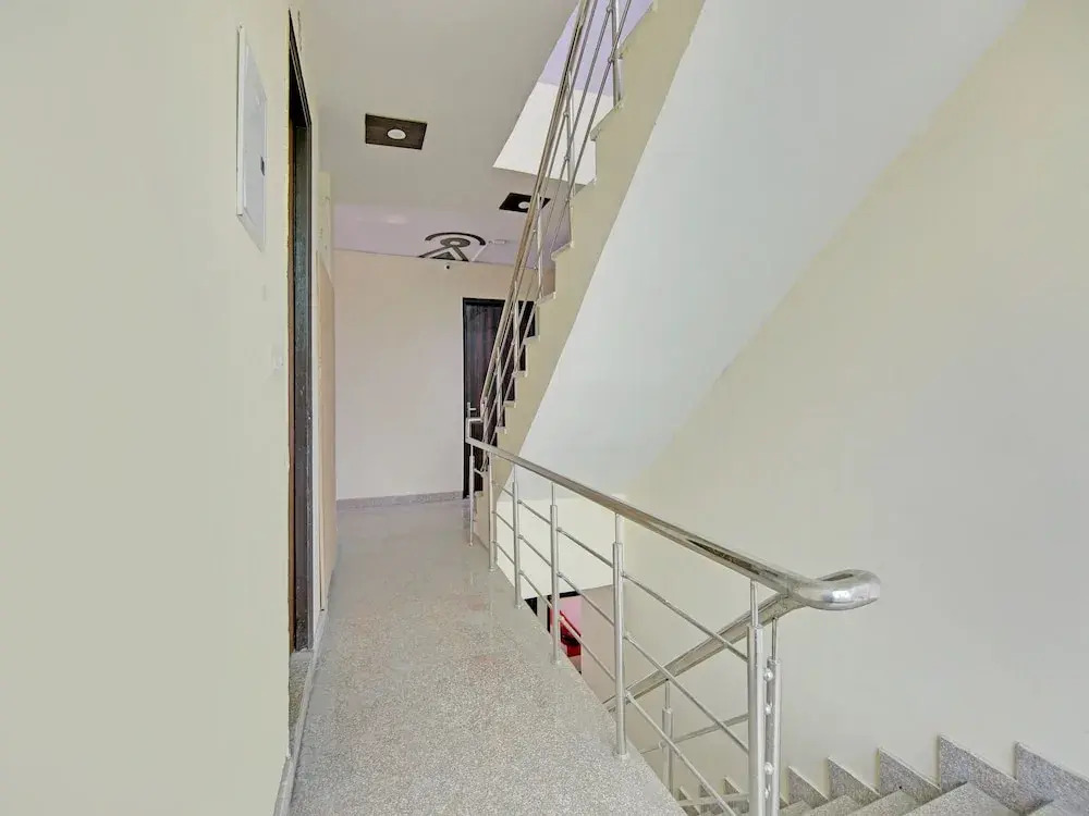 OYO Flagship 39564 Shiv Hotel
