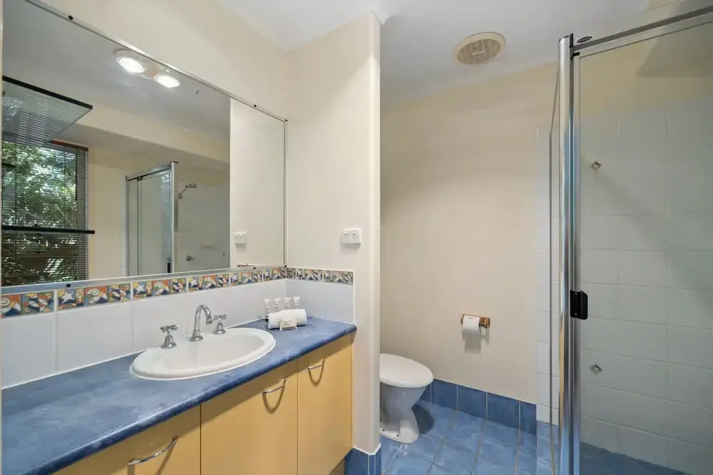Spacious 4-bed Family Retreat With Pool