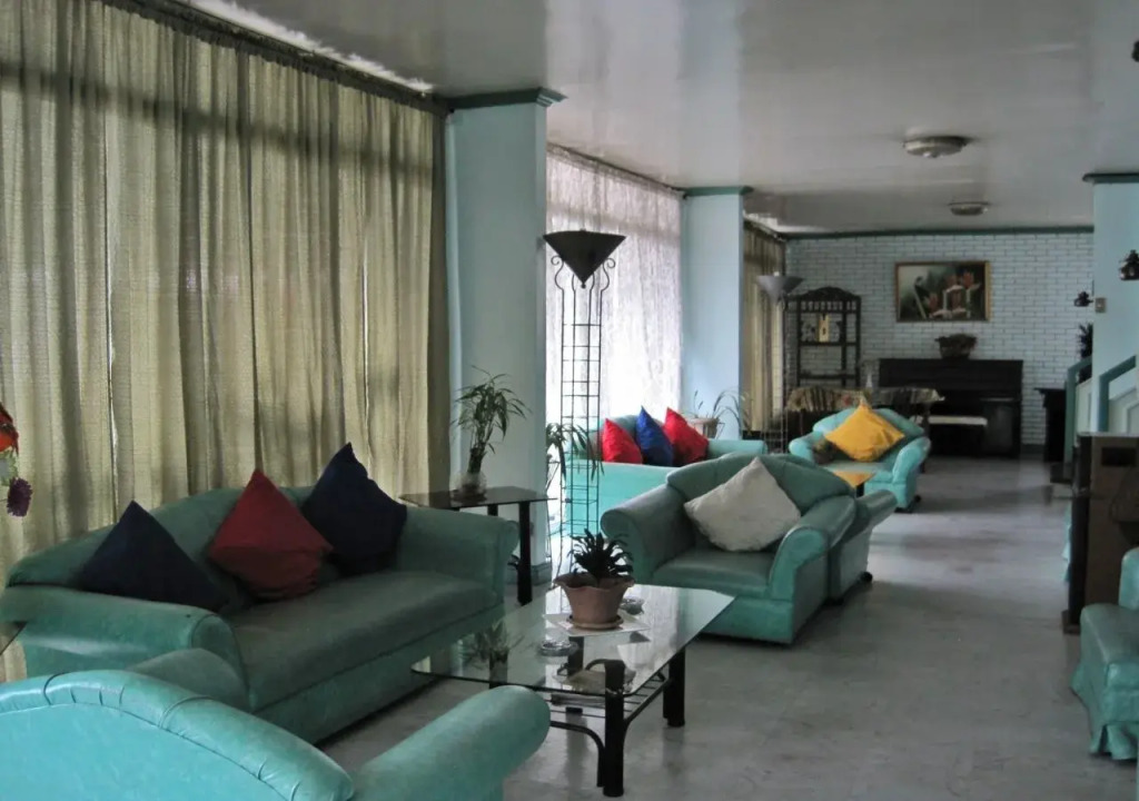 V Hotel and Apartel