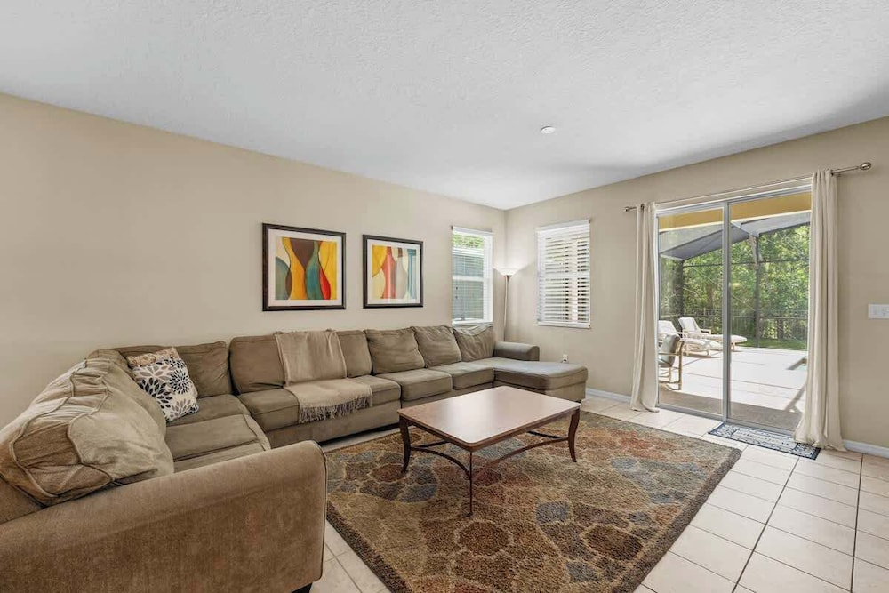 4 Bed Close to Disney Private Pool