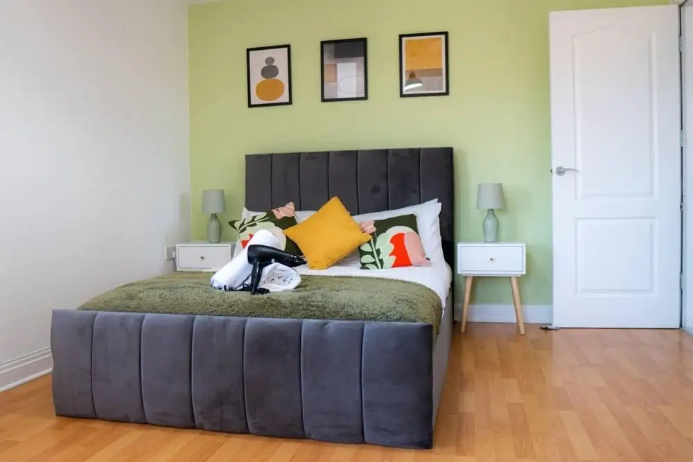 Stunning 6-bed House in Milton Keynes