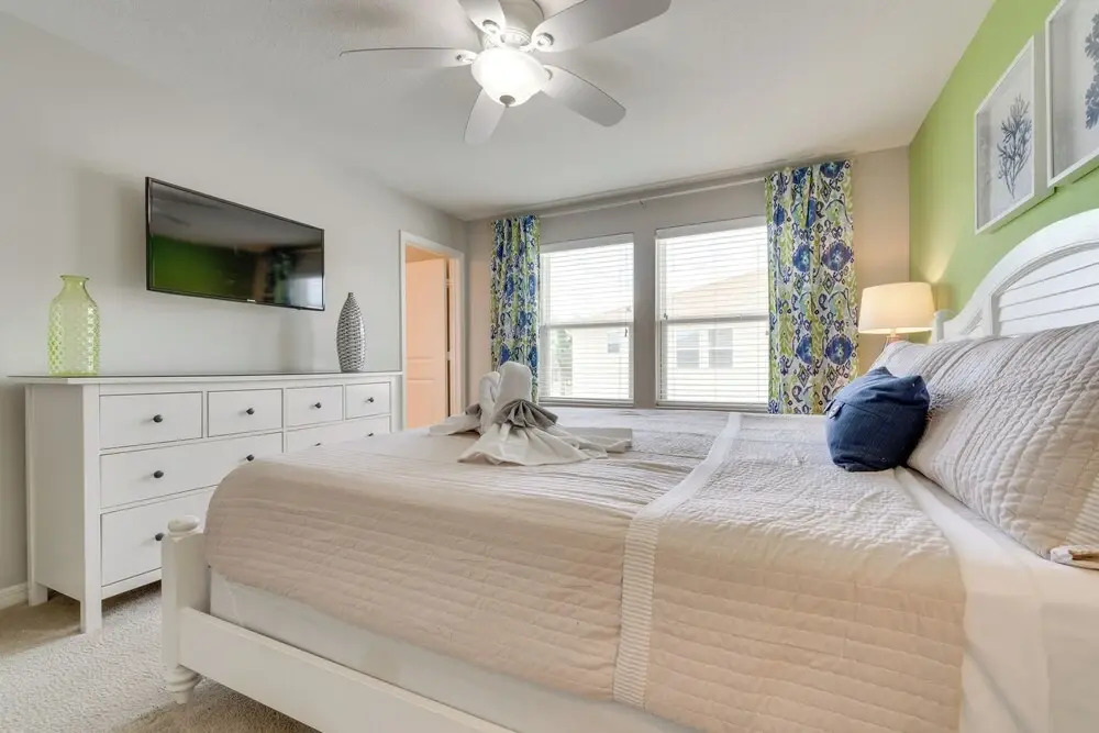 4 Mi to Wdw: Sleek Townhome w/ Community Pool!