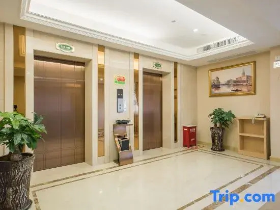 Vienna International Hotel (Jiushan Park Branch, Wuma Street, Wenzhou)