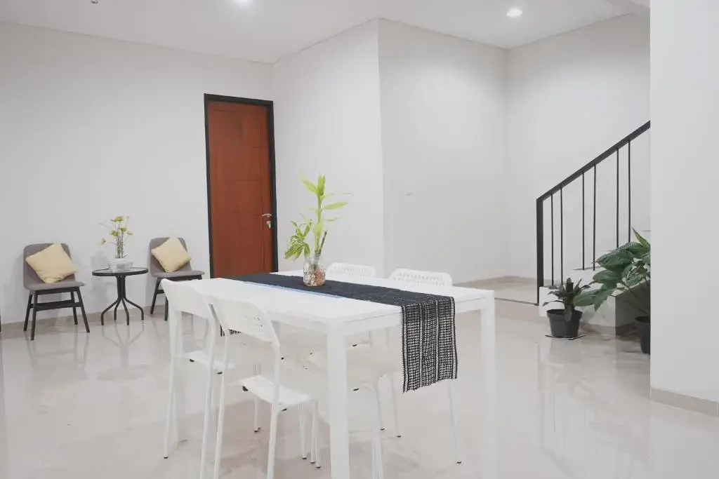 Cove Urooms Panglima Polim