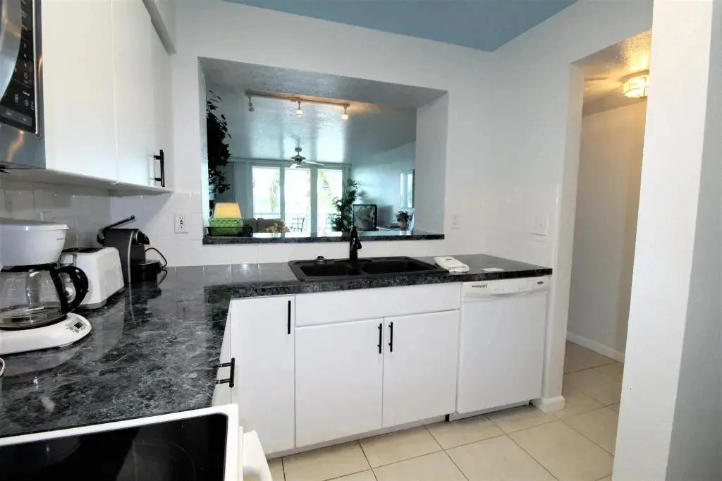 Isla Bahia Vista 8-210