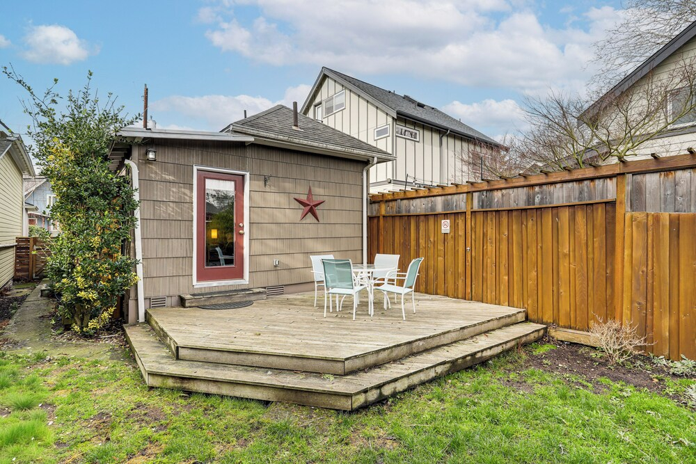 8 Mi to Lumen Field! Walkable Home w/ Fenced Yard