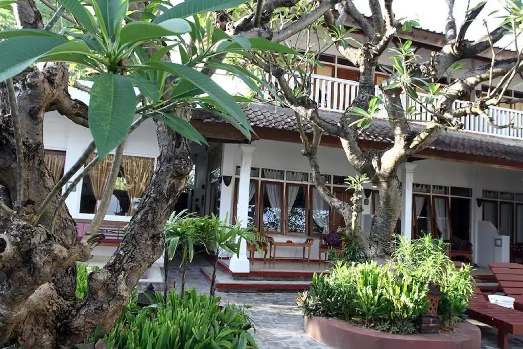 Villa Agung Beach Inn