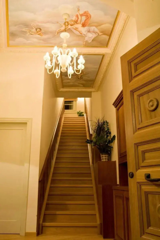 Xenon Inn