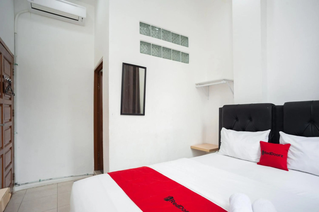 RedDoorz at Jalan Bangau Palembang