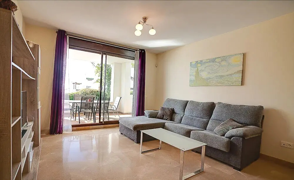 2 Bedrooms Apartment with Garden View