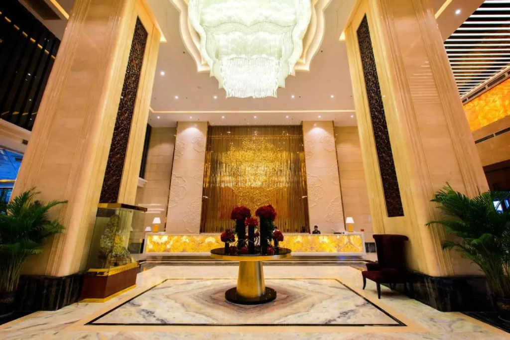 Chengdu Dading Century Hotel