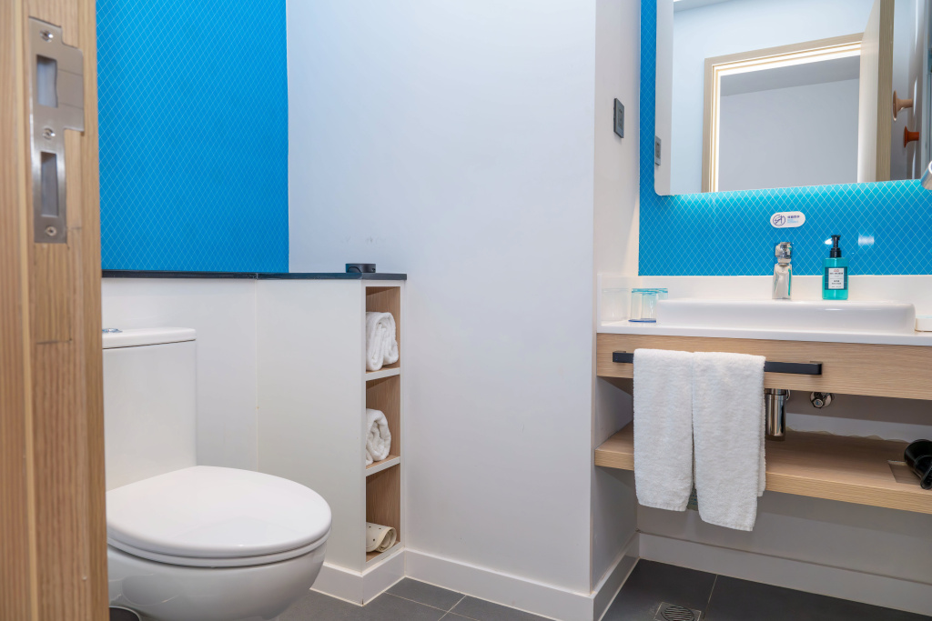 Holiday Inn Express Shanghai Pudong Airport by IHG