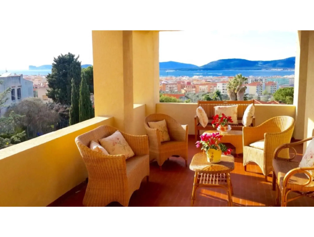 Alghero, Villa Duchessa with sea view surrounded by greenery for 8 people