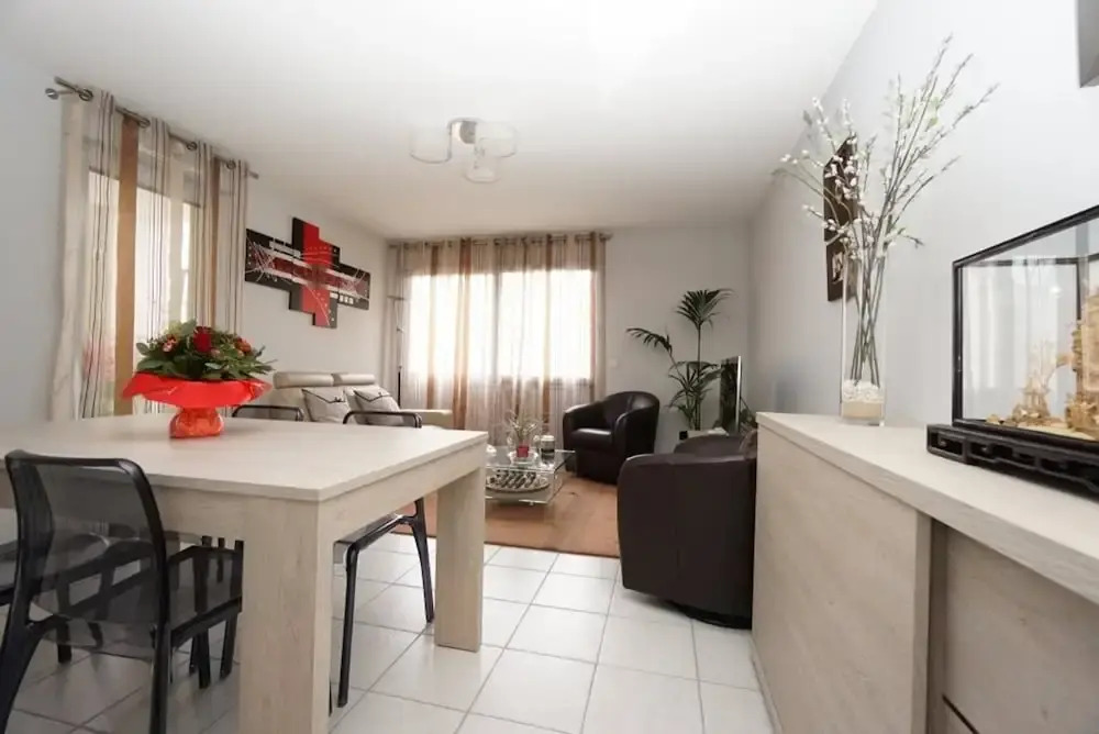 Apartment with 2 Bedrooms in Paris, with Wonderful City View And Wifi