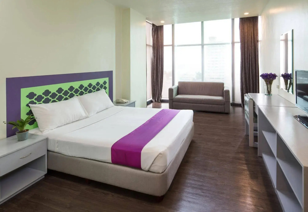 V Hotel
