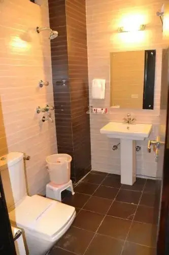 Hotel R R Inn
