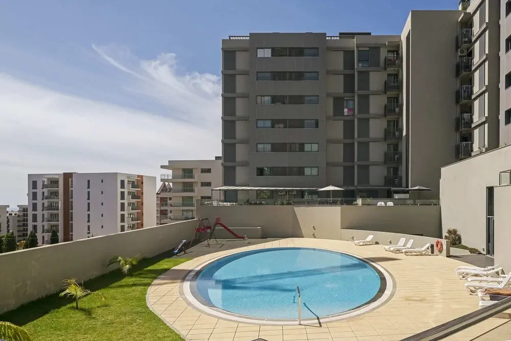 Apartment With Pool and Gym, Piornais Residence I