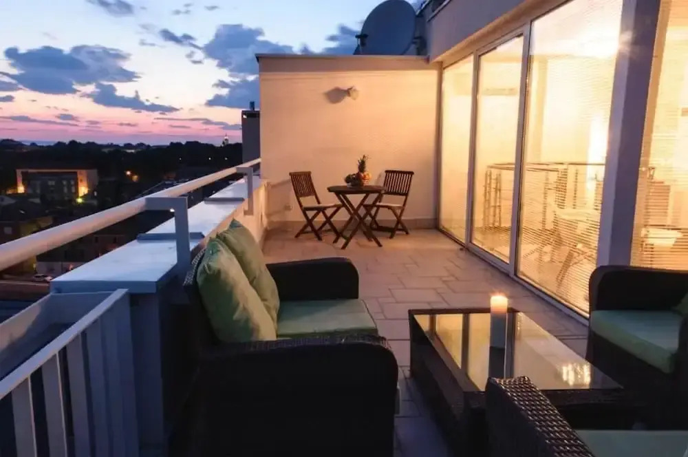 Sunset Penthouse Apartment with Hot Tub