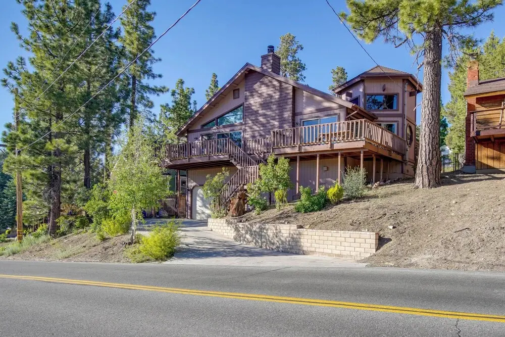 Hot Tub & Game Room: Spacious Big Bear Lake Cabin