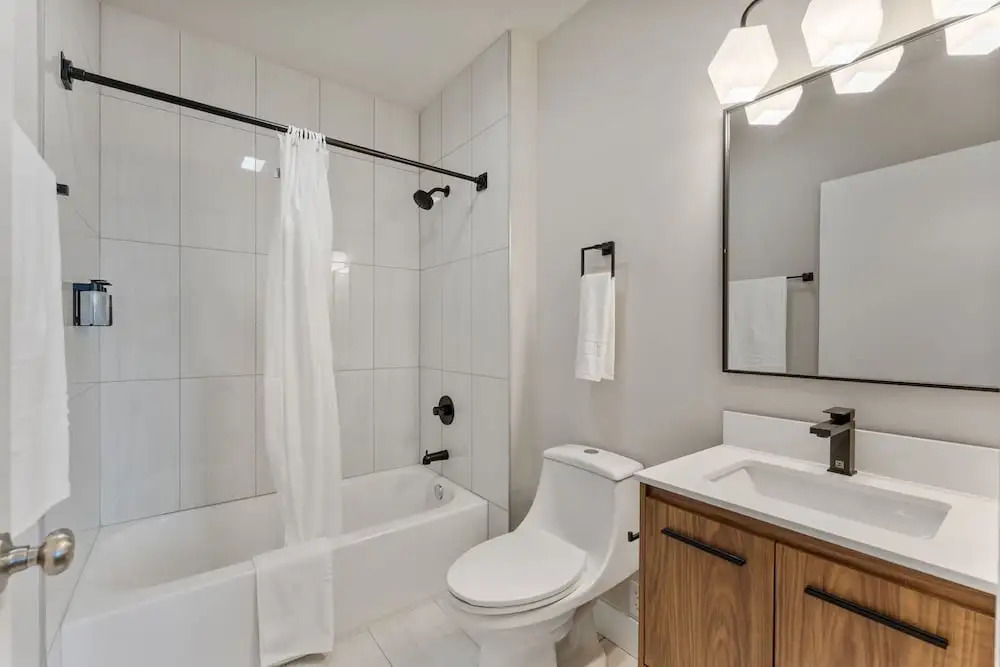 4211 Suites