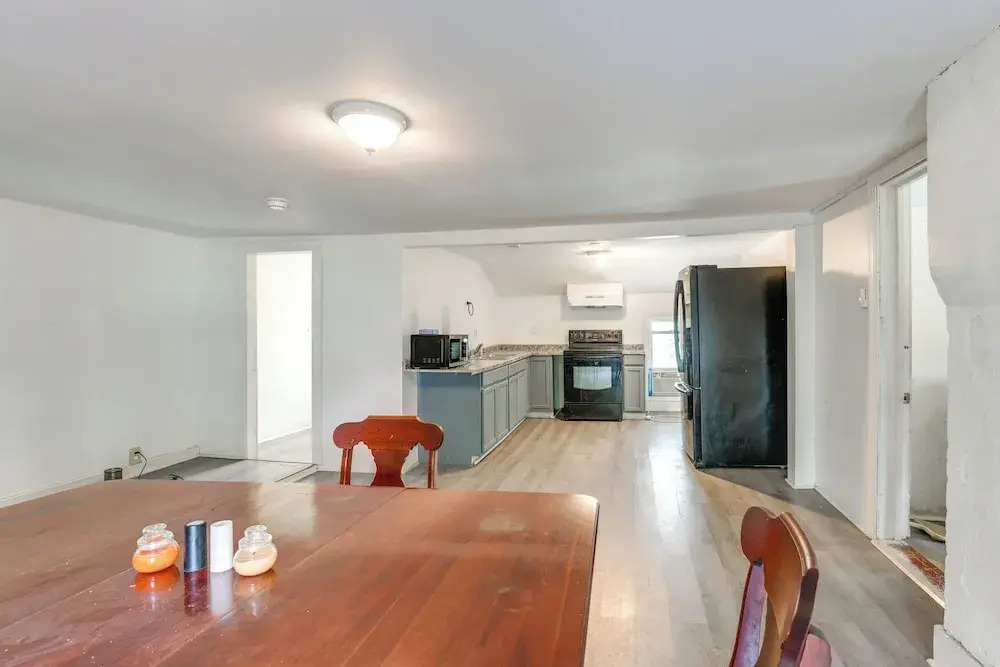 8 Mi to Keuka Lake: Bath Apt w/ Remote-work Perks!