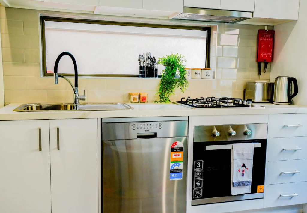 U1 Brunswick Living Ground Floor Patio Close to APT and CBD Free Wifi Tram at Doorstep