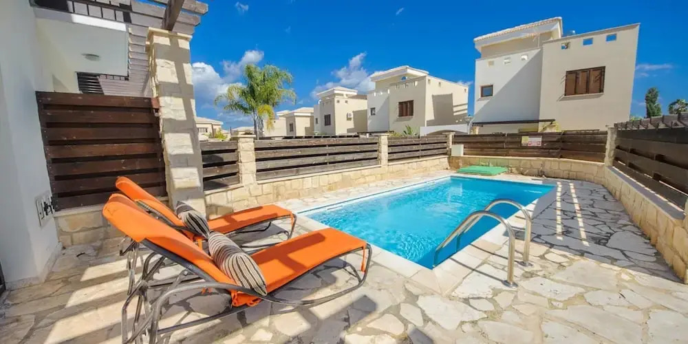 Rent Private Villa 010