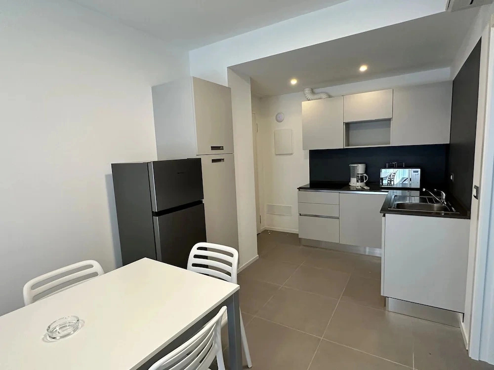400m Beach Apartment With Pool