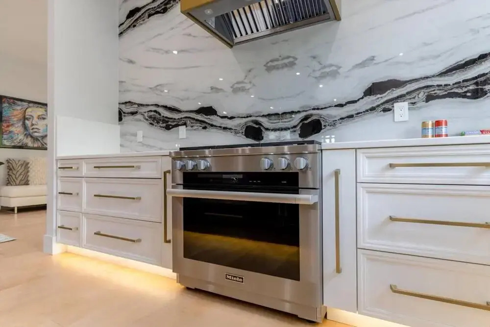 Top of The Hill Luxury Clarendon 4-br Homestay