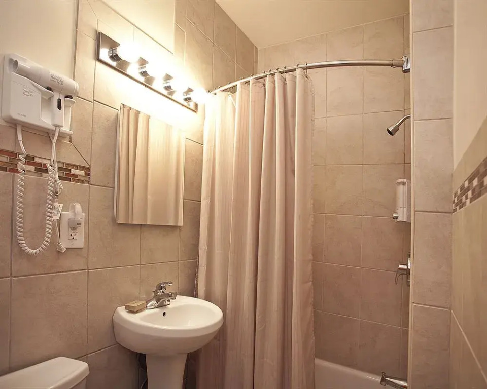 Upper Yorkville Suites