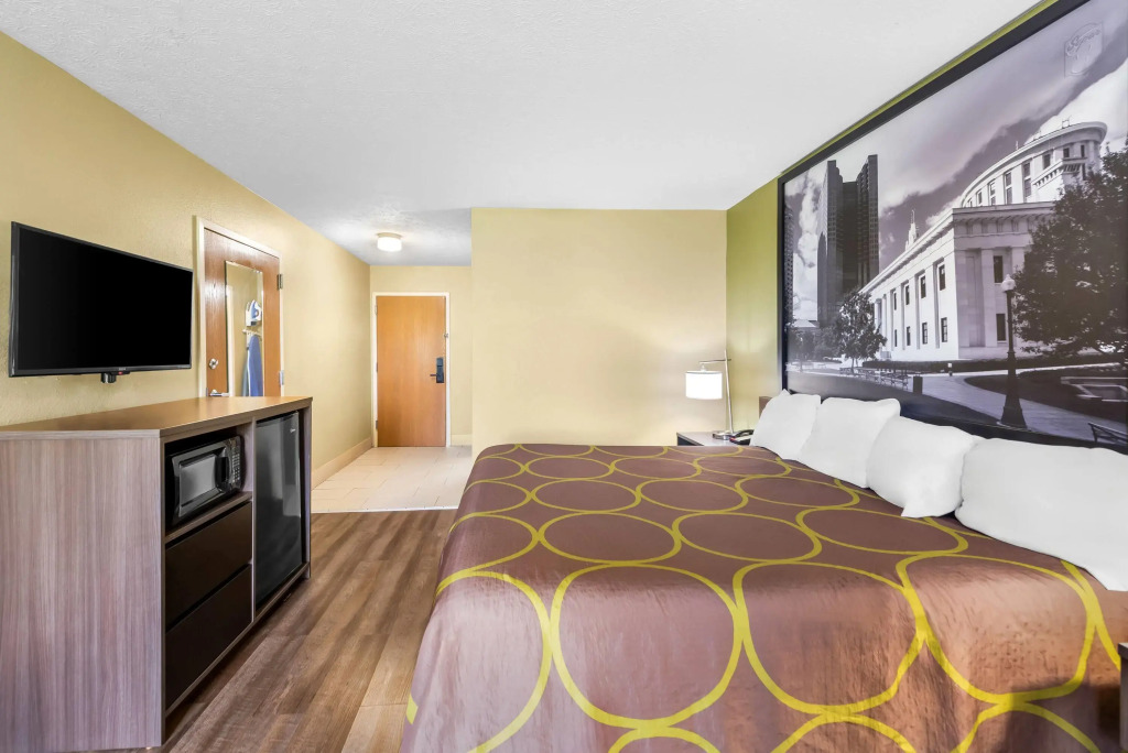Super 8 by Wyndham Bellefontaine
