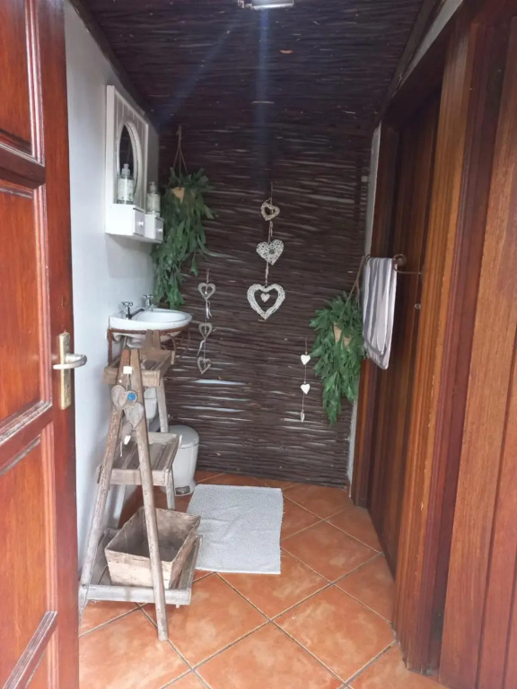 JCups Guest House