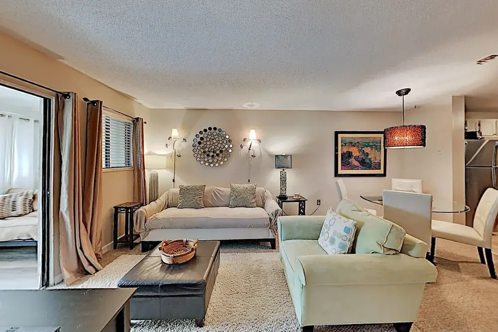 A Peace N Paradise - Contemporary Poolside 2bd/2ba 2 Bedroom Condo