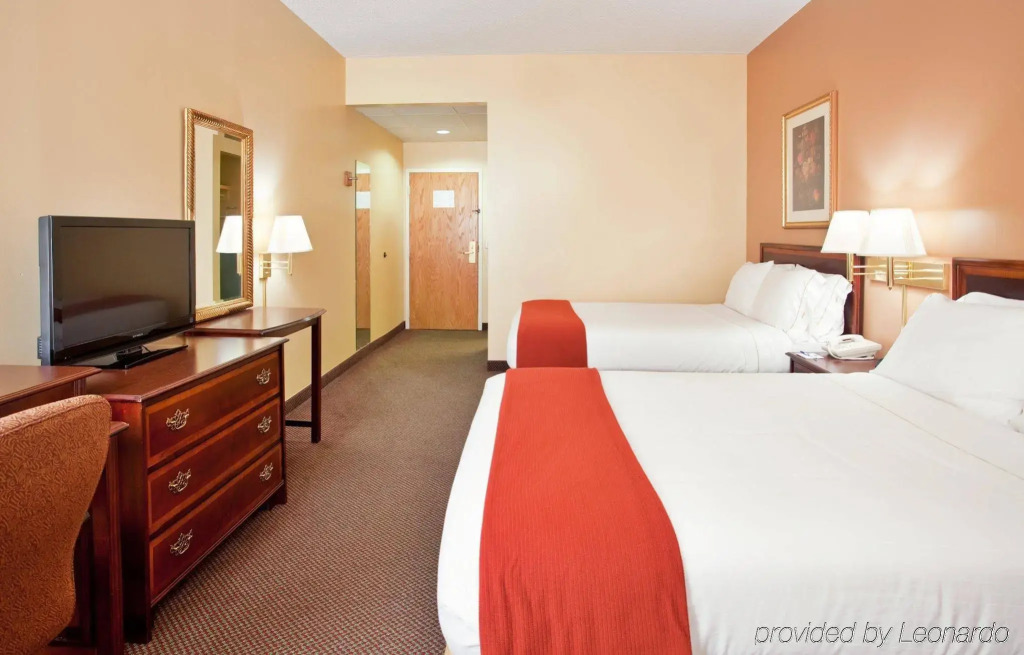 Holiday Inn Express Marshfield - Springfield Area by IHG