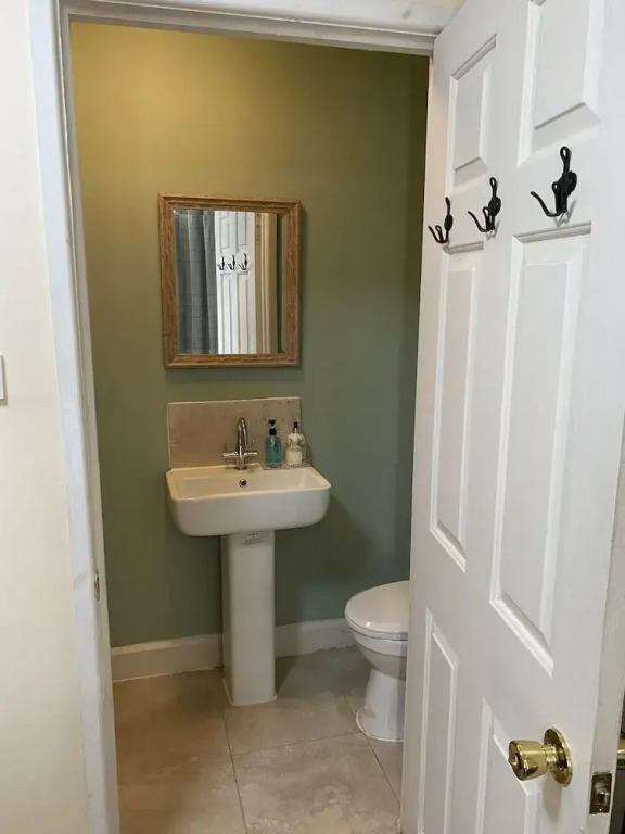 Hollybush Guest House