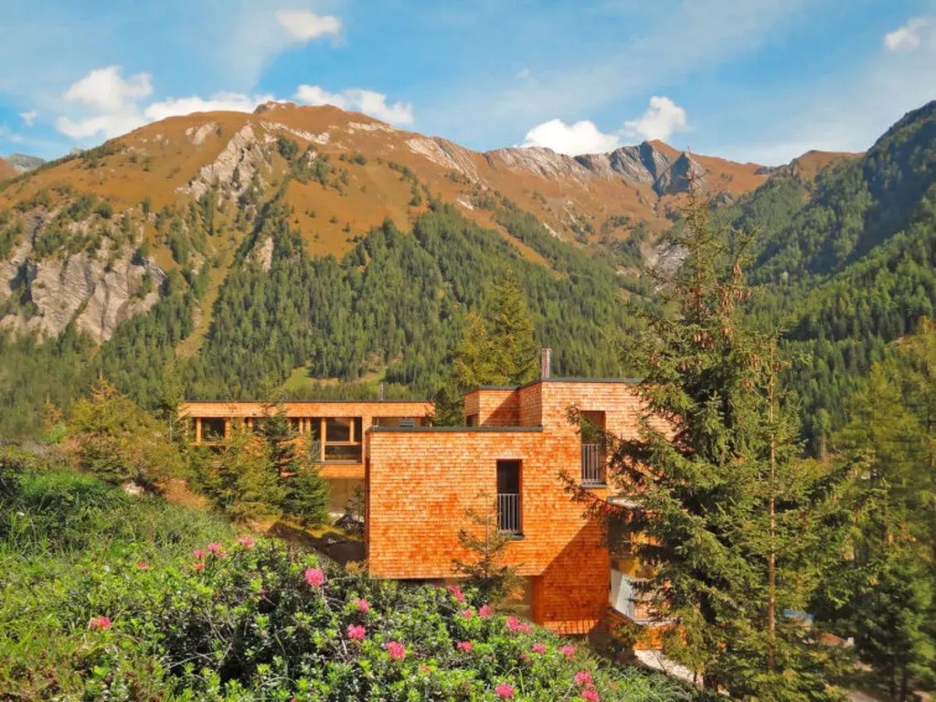 Gradonna Mountain Resort (KAX101)