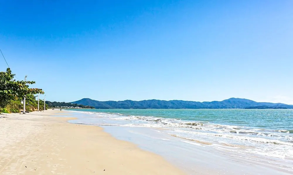 Estúdios Modernos em Resort pé na areia - Jurerê Beach Village JBVJR
