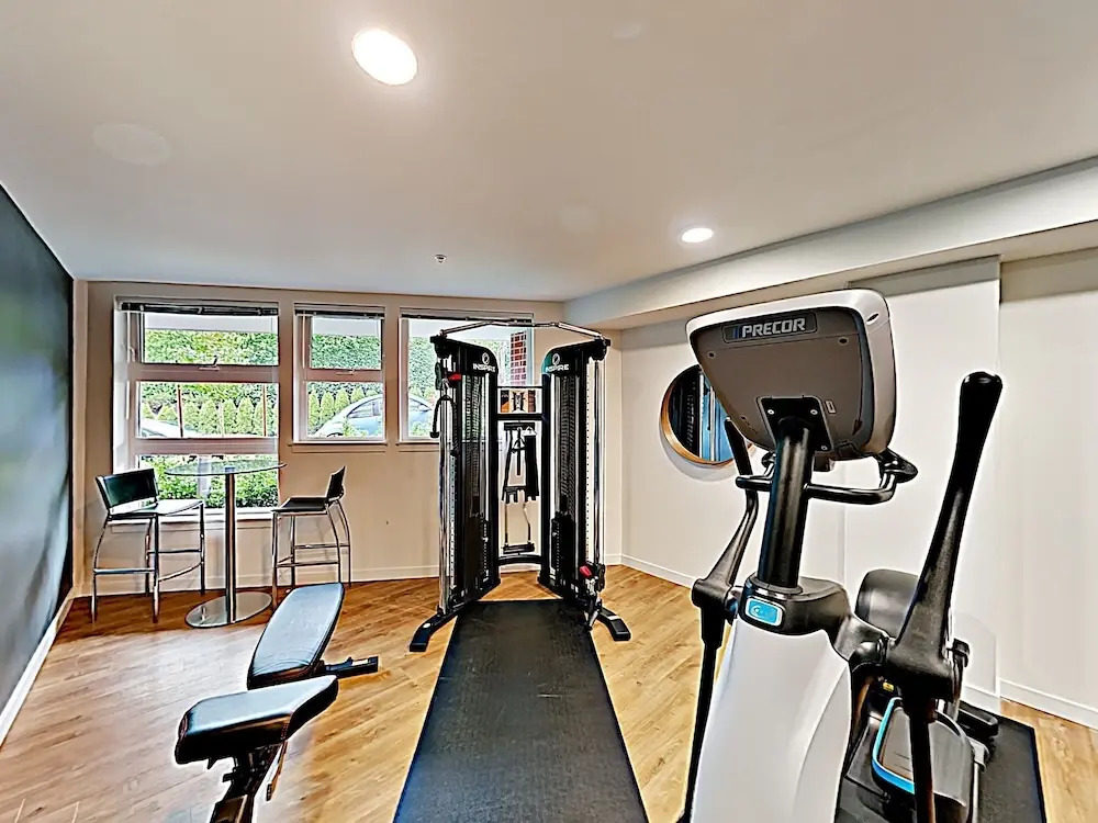 New Listing! Chic Capitol Hill W/ Courtyards 1 Bedroom Condo