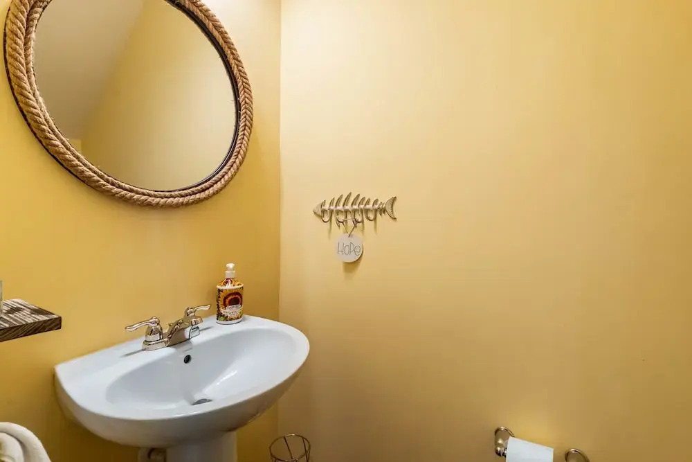 Old Canal Getaway - Stay for 6