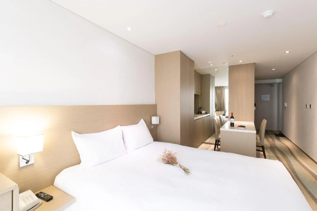 Ebenezer Hotel