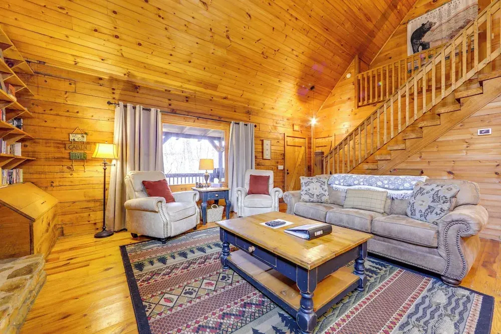 Creek On-site! Cabin 7 Mi to Cataloochee Ski Area
