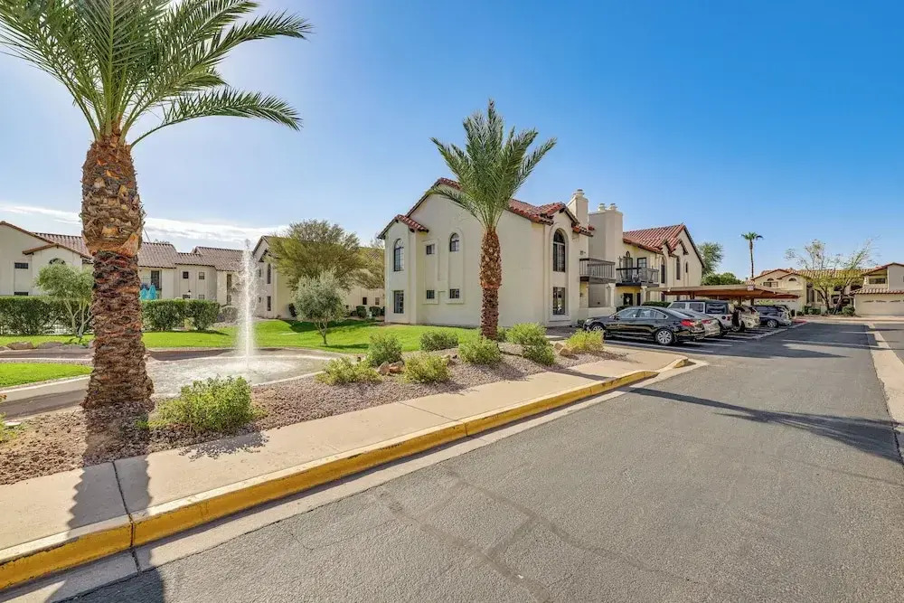 Quiet Condo w/ Pool Access, Near Arizona Boardwalk