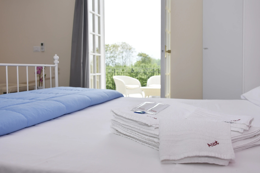 Отель Ascot Hotel