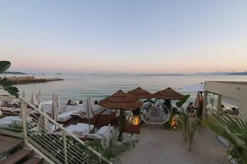 2P 60m²,Centre-ville,Calme ,Vue Mer ,Parking ,WIFI