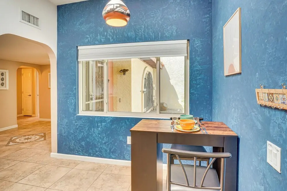 Quiet Townhome w/ Mountain Views in Green Valley