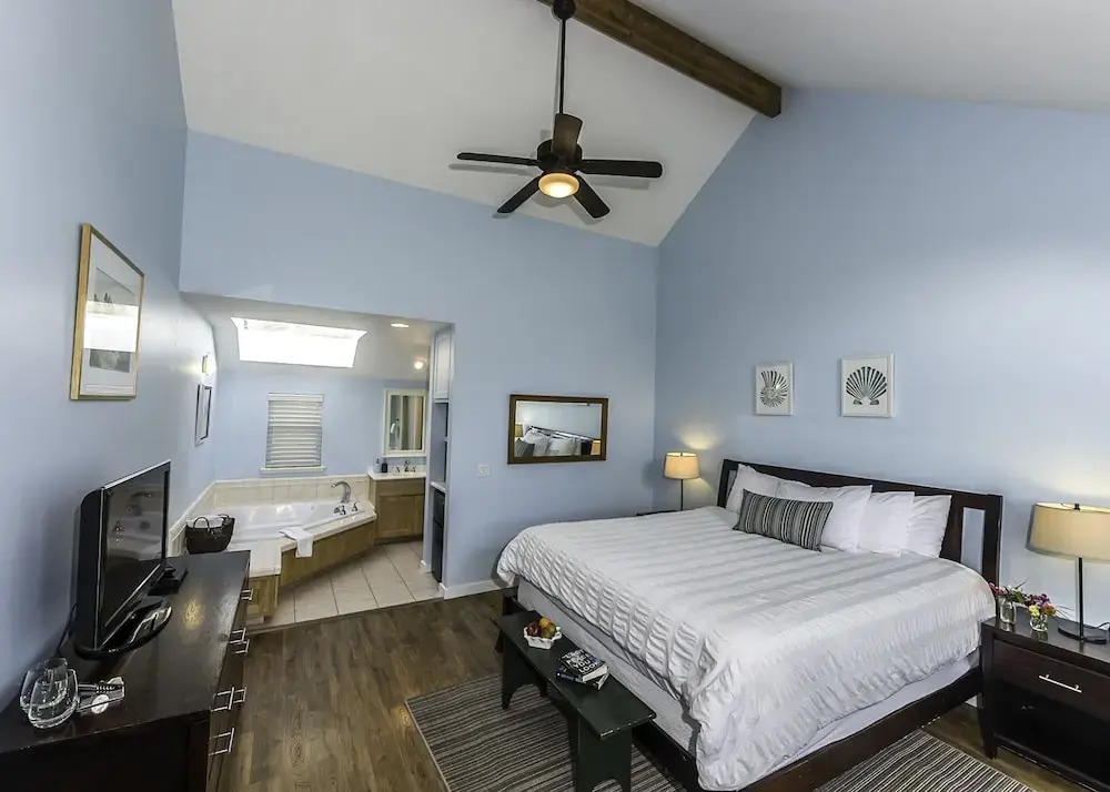 Inn at Schoolhouse Creek