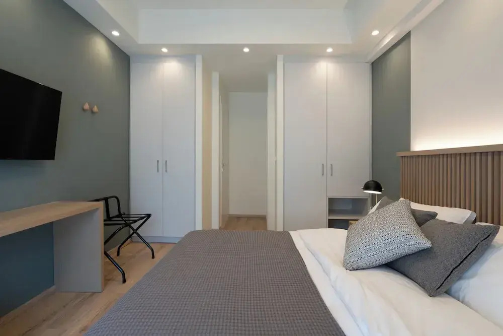 Newly Renovated 2Bdr Apt-5min to metro