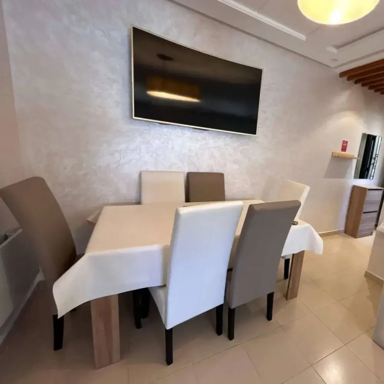 Jolie Appartement À Ifrane Calme et Spacieux